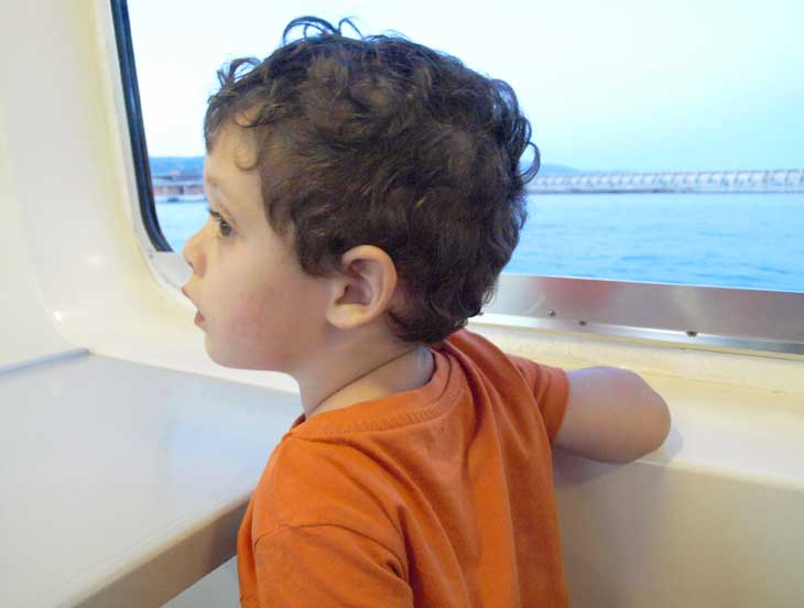 Lucas en el barco